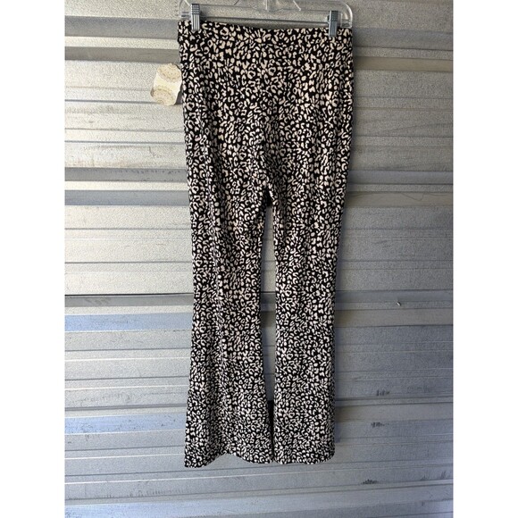 NWT Altar’d State Cheetah Print Stretch Bell Bottom Leggings - Picture 2 of 9